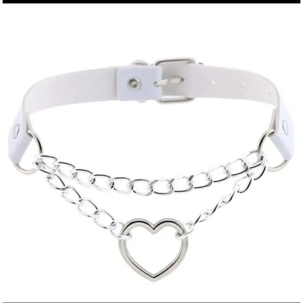 NWOT  White Heart Choker Collar Necklace